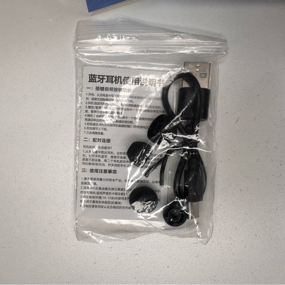 True Wireless Bluetooth Wireless Earbuds with Case New in Box - Picture 6 of 6
